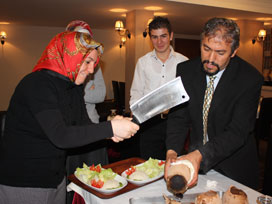 Kebap uğruna testiyi kırdık tiride bandık Kebap uğruna testiyi kırdık tiride bandık