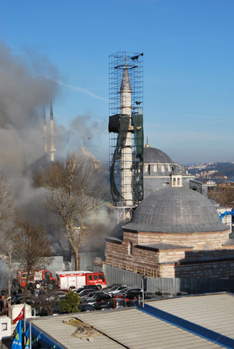 Kılıç Ali Paşa Camii alev alev yanıyor