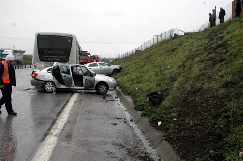 Kocaeli'de 13 araç birbirne girdi: 1 ölü, 10 yaralı