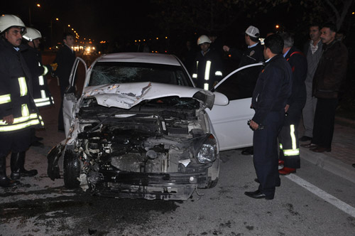 Konya'da feci kaza: 2'si ağır 4 yaralı Konya'da feci kaza: 2'si ağır 4 yaralı