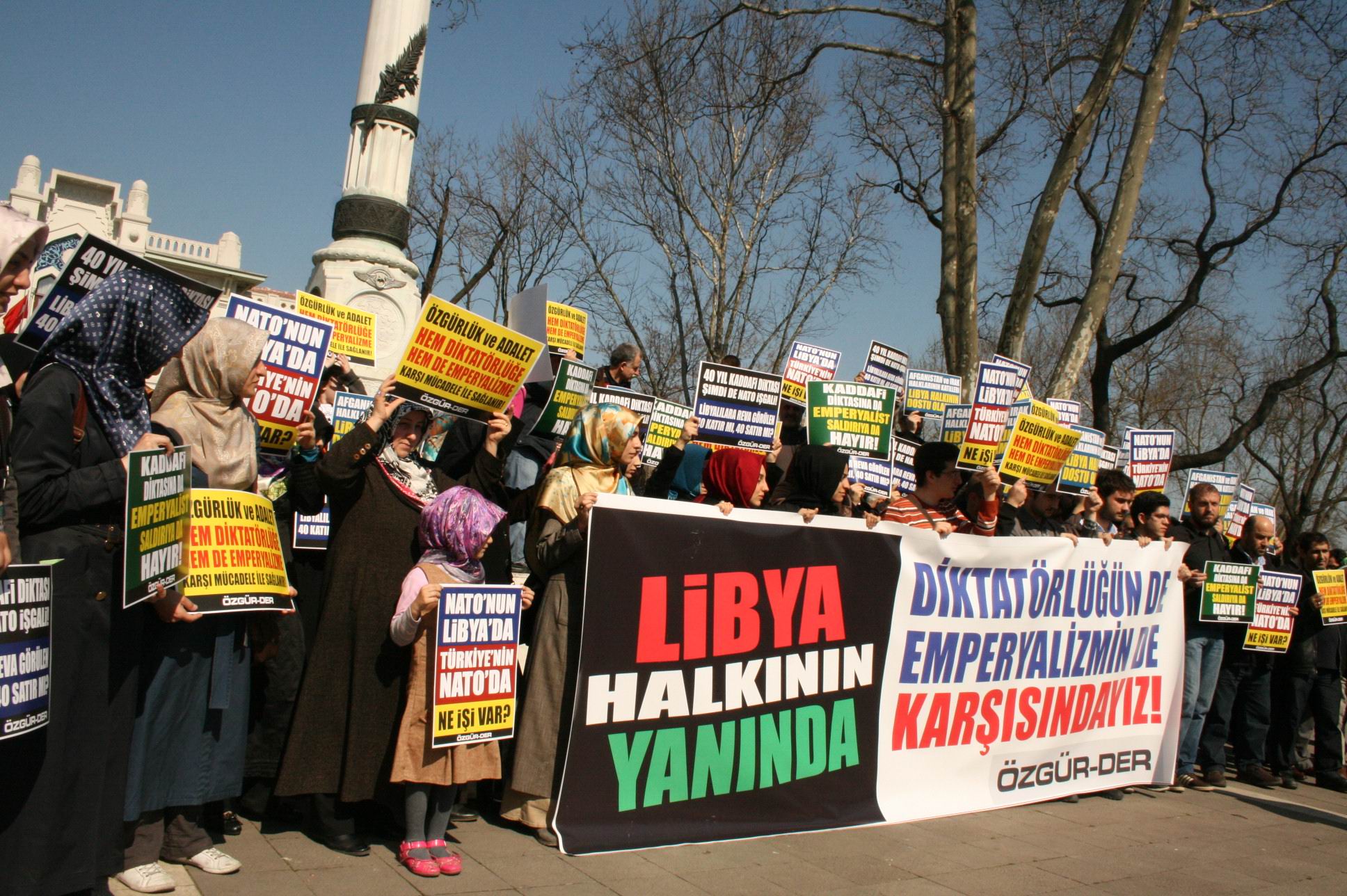 Libya'ya saldırı Fatih'te protesto edildi