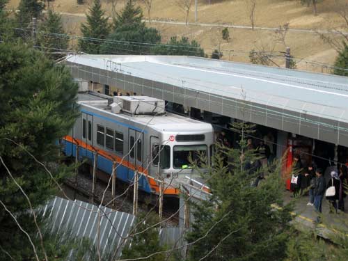 Metro Bayrampaşa'da raydan çıktı /