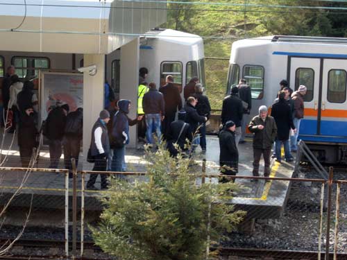 Metro Bayrampaşa'da raydan çıktı /