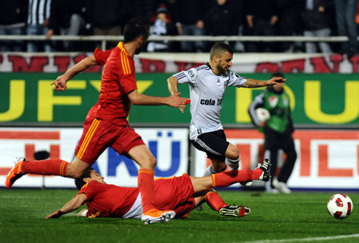 Q7 ve çetesi Kayserispor'u dörtledi! Q7 ve çetesi Kayserispor'u dörtledi!