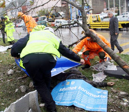 Samsun'da trafik kazası: 2 ölü, 3 yaralı