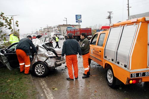 Samsun'da trafik kazası: 2 ölü, 3 yaralı