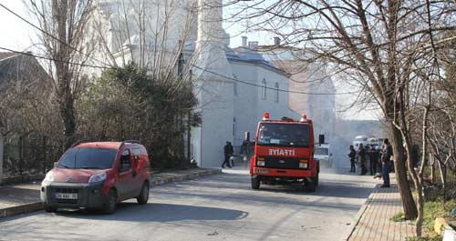 Sarıyer'de bir ev ateşe verildi / GALERİ