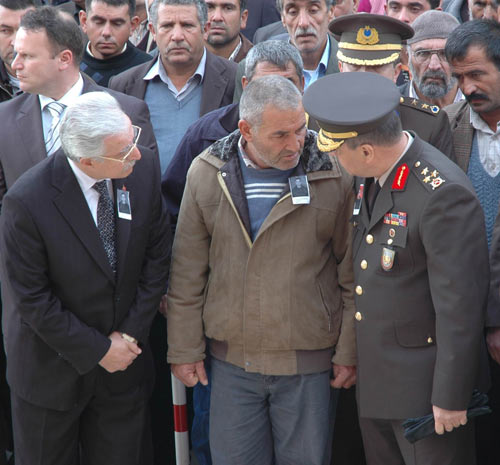 Şehit babasından komutana acı sitem Şehit babasından komutana acı sitem
