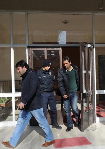 Şener, Şık ve Küçük gözaltına alındı Şener, Şık ve Küçük gözaltına alındı