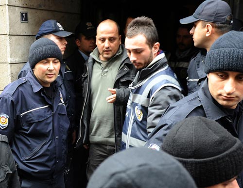 Şener, Şık ve Küçük gözaltına alındı Şener, Şık ve Küçük gözaltına alındı