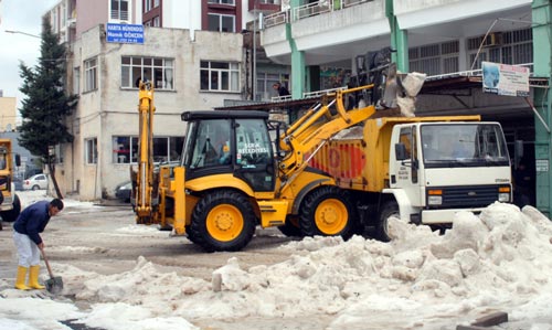 Serikte dolu yağışı kışı hatırlattı-