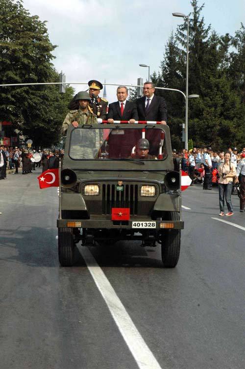 Sizce bu levhada nasıl bir uyarı vardır?