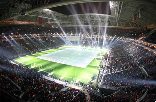 TT Arena'ya muhteşem açılış /