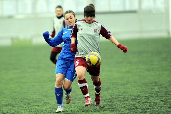 Trabzon'un kızları 9-2 kazandı /