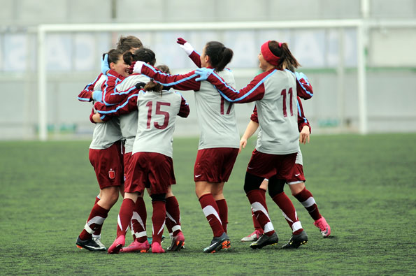 Trabzon'un kızları 9-2 kazandı /