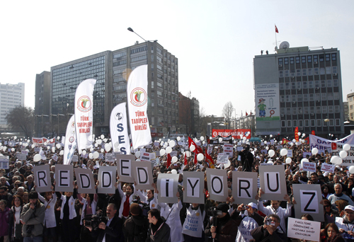 Türk Tabipleri Birliği, grev tehdidinde bulundu/