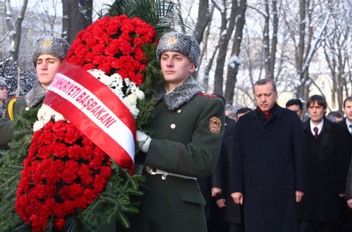 Ukrayna lideri Başbakan Erdoğan'ı karşıladı