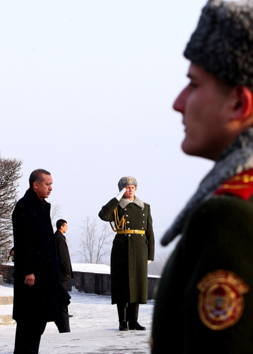 Ukrayna lideri Başbakan Erdoğan'ı karşıladı