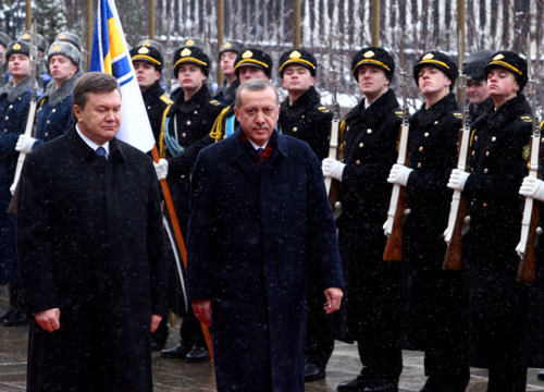 Ukrayna lideri Başbakan Erdoğan'ı karşıladı