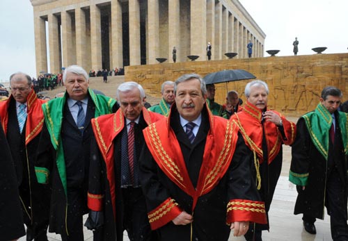 Yargıtay üyeleri Anıtkabir'e çıktı-