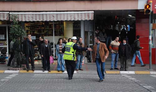 Yayalar polisi çileden çıkardı / GALERİ