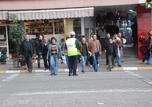 Yayalar polisi çileden çıkardı / GALERİ