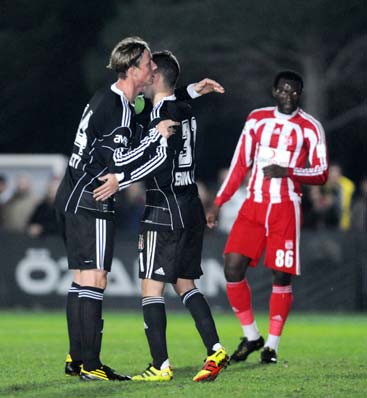 Yeni Kartal sahne aldı: 2-2 /