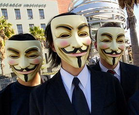 ''Anonymous''un 3 temsilcisi yakandı! 