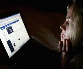'Facebook arkadaşları' strese yol açıyor! 