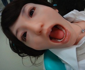 Dişçi adayları için 'hasta robot' (Video)