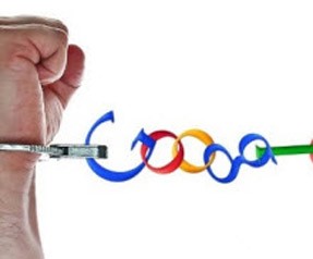 Google sert kayaya çarptı!