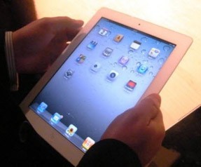 iPad 2'yi Jobs'tan dinleyin! 