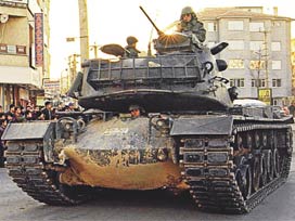 ´Yüzbaşı´yı ihraç ettiren sudan sebep