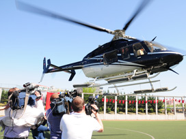 23 Nisan´da helikopterle Bağcılar´ı gezdi