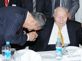 Arınç, 'Hocası Erbakan'ı anlattı / VİDEO
