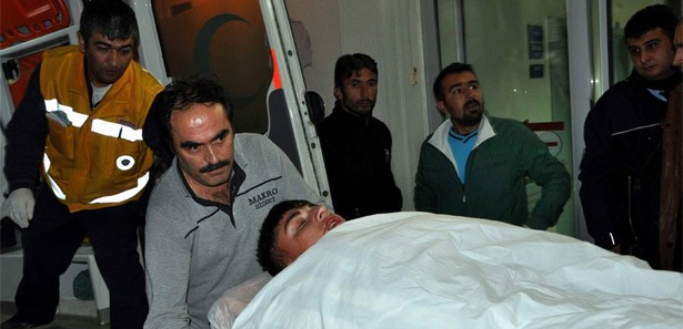 Askeri ambulans kaza yaptı: 14 yaralı