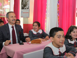 Başkandan öğrenciye çat-kapı sürpriz