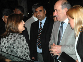 Bakan işkence gören çocuğun evine gitti