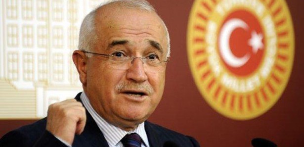 Cemil Çiçek, Müslüm Gürses'in eşini aradı