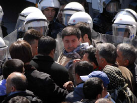 Elektrik ve doğalgaz zamlarına ilginç protesto