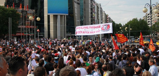 Kızılay'da 'Gezi' protestoları sürüyor