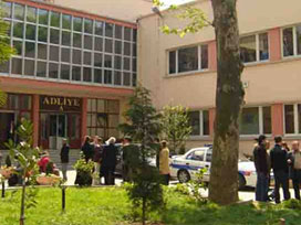 Kadıköy Adliyesi´nde yangın paniği