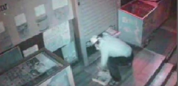 Polisi umursamayan hırsız!
