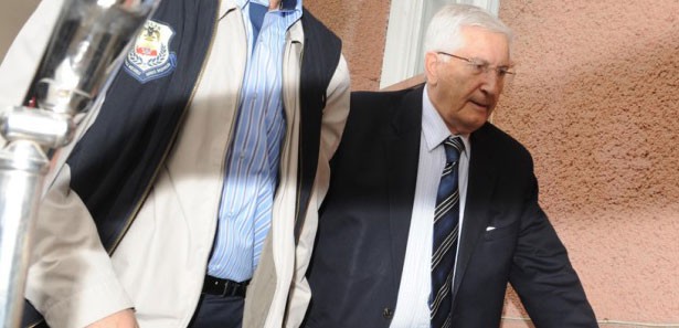 Tutuklu paşaların kavgasını gardiyanlar araladı
