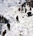 124´ü asker 135 kişi çığ altında kaldı