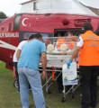 Ambulans helikopter 'su' bebek için havalandı