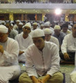 Endonezya yeni yıla dualarla girdi