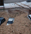 Finike'de dolu araçları toprağa gömdü