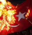 Lübnan´da Ermeniler Türk bayrağı yaktı