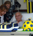 Lefter doğumgününü hastanede kutladı